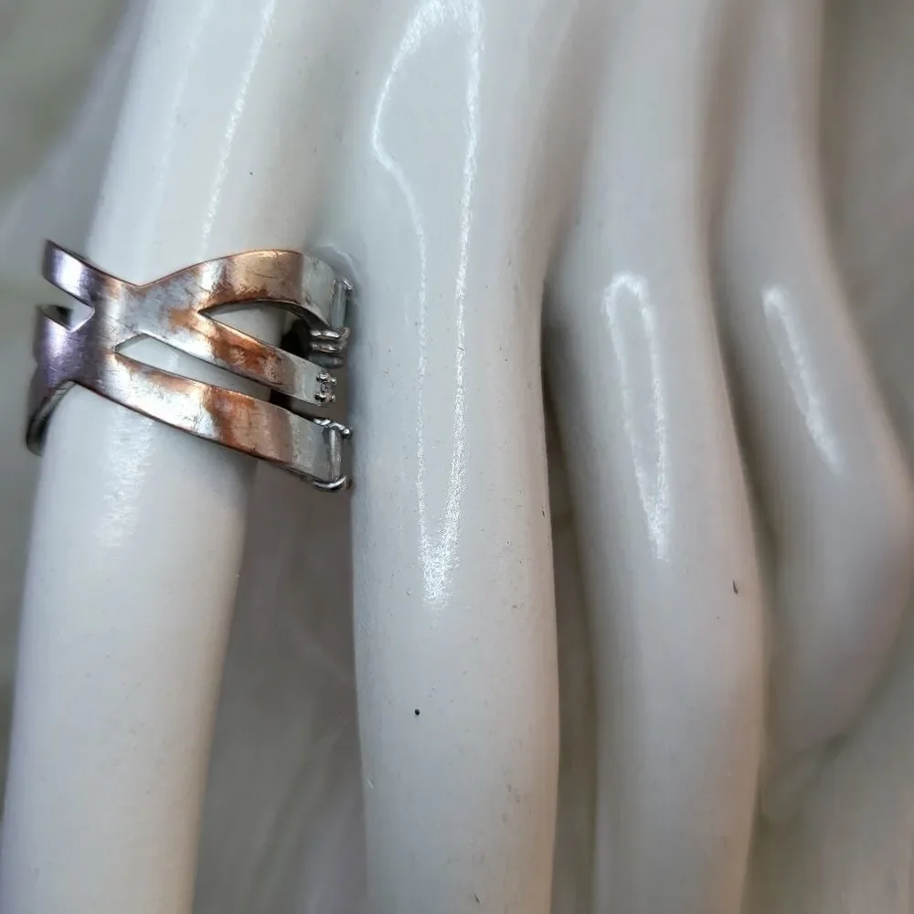Silver Rhinestone Cocktail Ring Size 8 - Picture 3 of 4